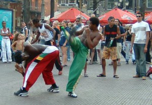 Capoeira-in-the-street-2